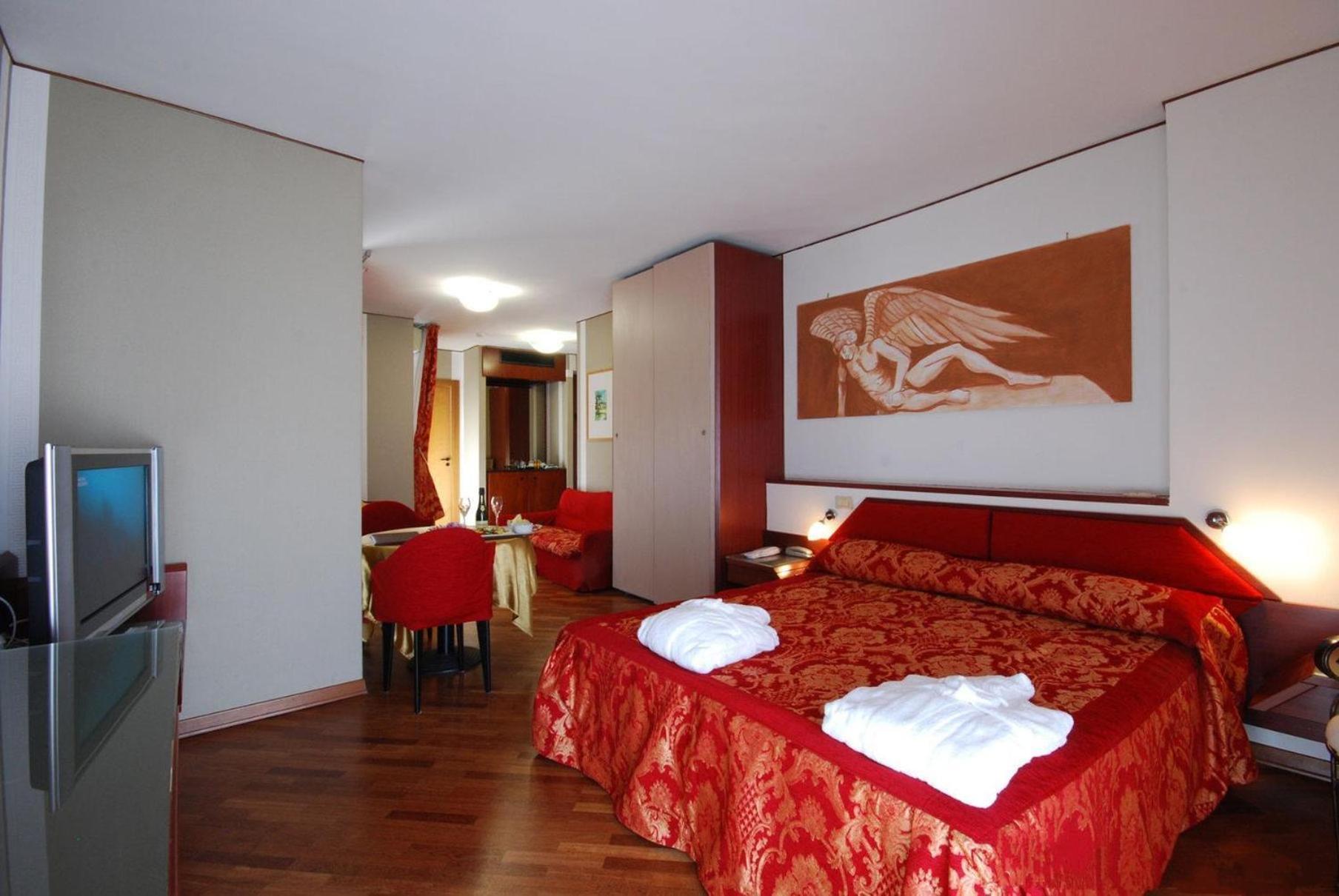 Nouvel Hotel Des Bains Pesaro Luaran gambar
